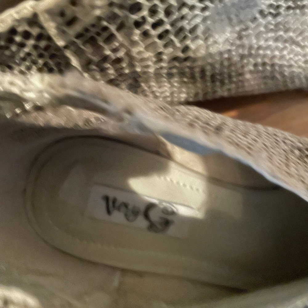 NWOT Very G Shoes size 6 1/2